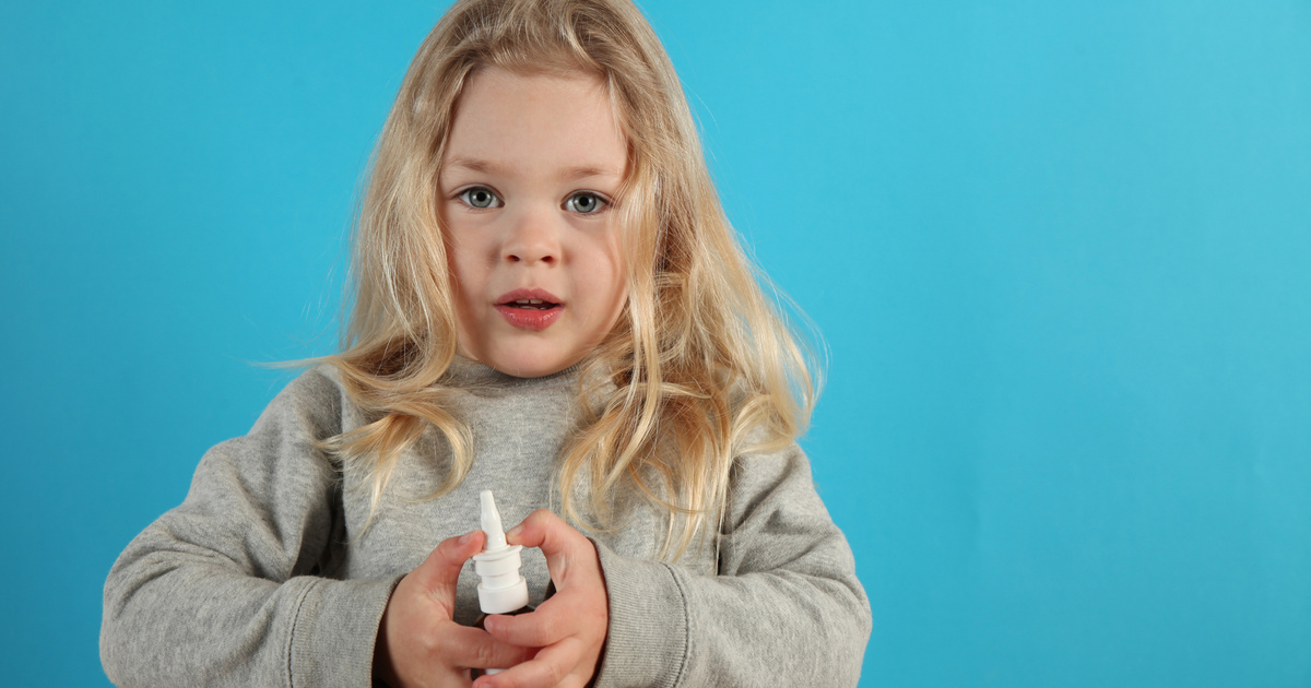 Így működik a tű nélküli influenzaoltás - A gyerekorvost kérdeztük a vakcináról