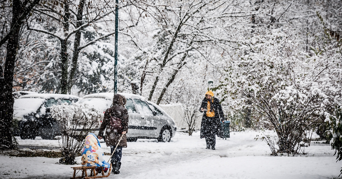 Térdig érő hó is lehet kedden, szinte az egész országra kiadták a figyelmeztetést