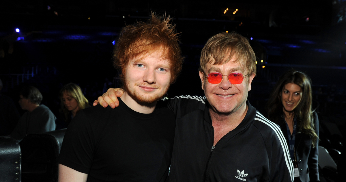 Sir Elton John és Ed Sheeran egy másodosztályú labdarúgó-mérkőzésen találkozott