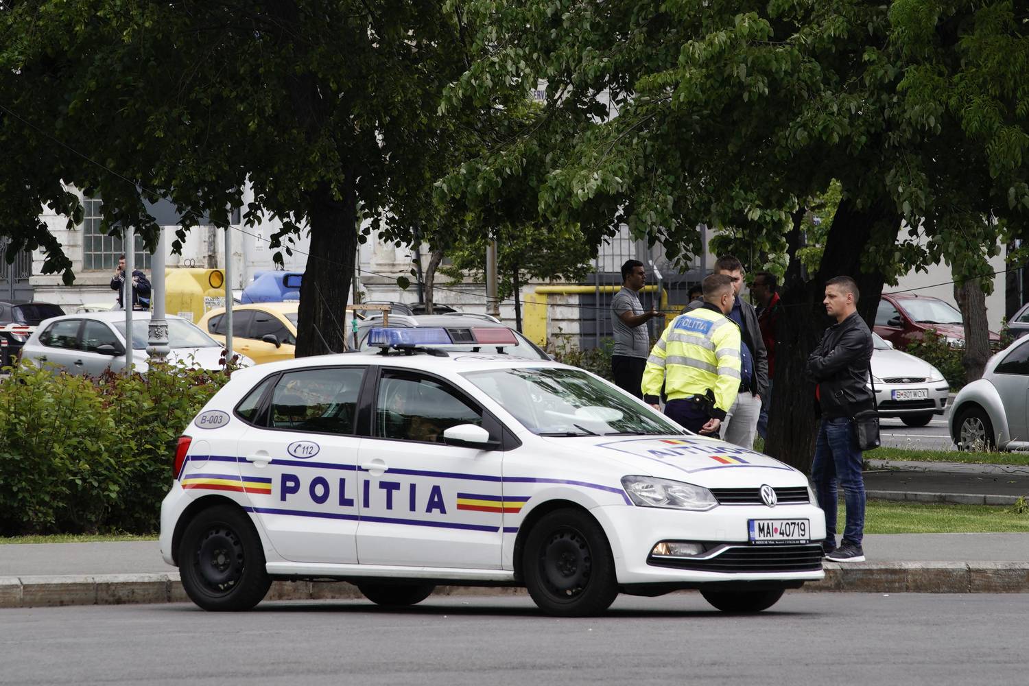 Полиция молдавии. Полиция Молдавии в 90е. Полицейские машины разных стран. Полиция. Полицейские машины в Молдавии.