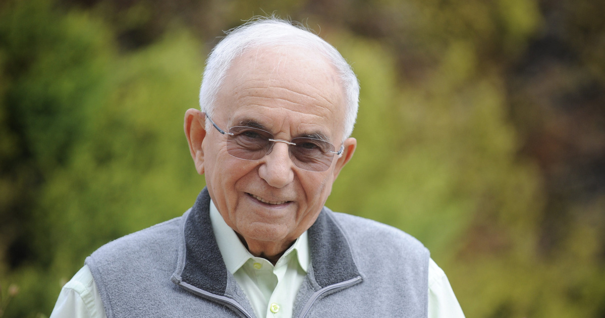 A 91 éves Vitray Tamás titokban megnősült: először mutatta meg feleségét a címlapon
