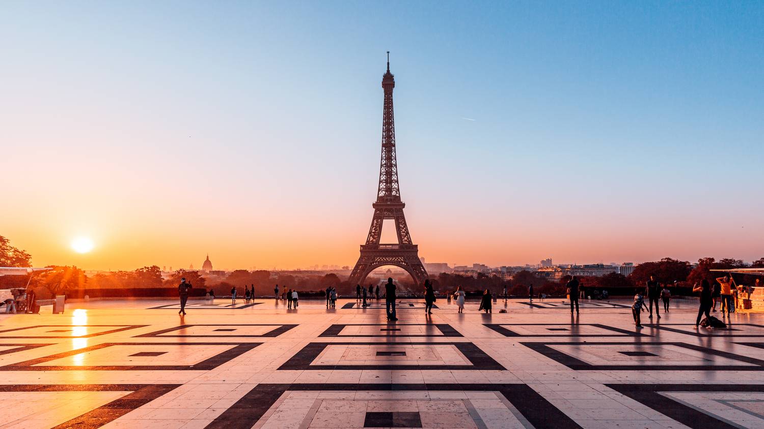 Bemutatjuk a nőt, aki összeházasodott az Eiffel-toronnyal