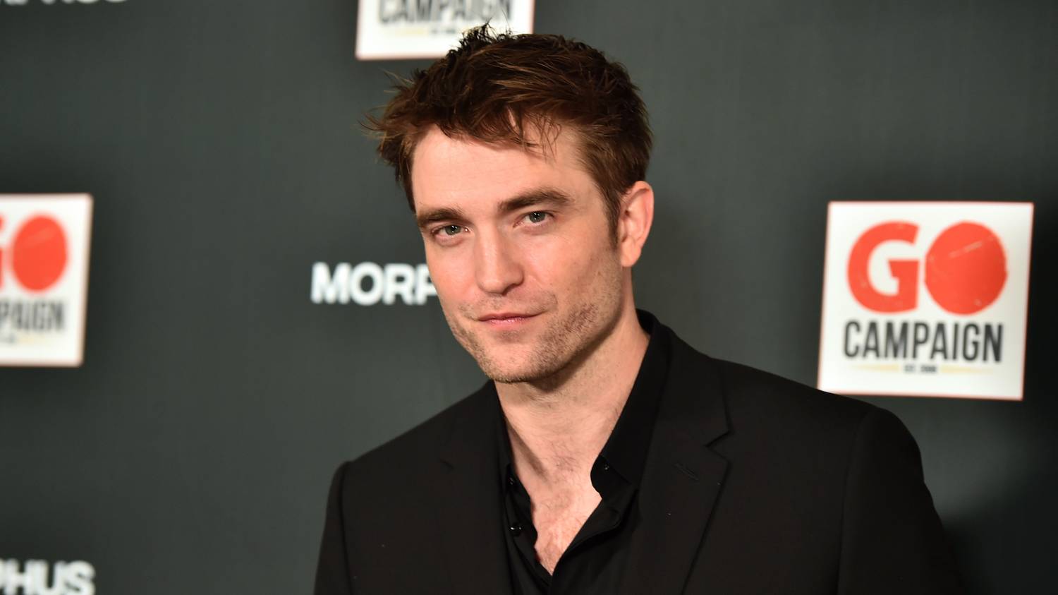 Robert Pattinson a tűzlépcsőn szökött fel egy fiatal nőhöz