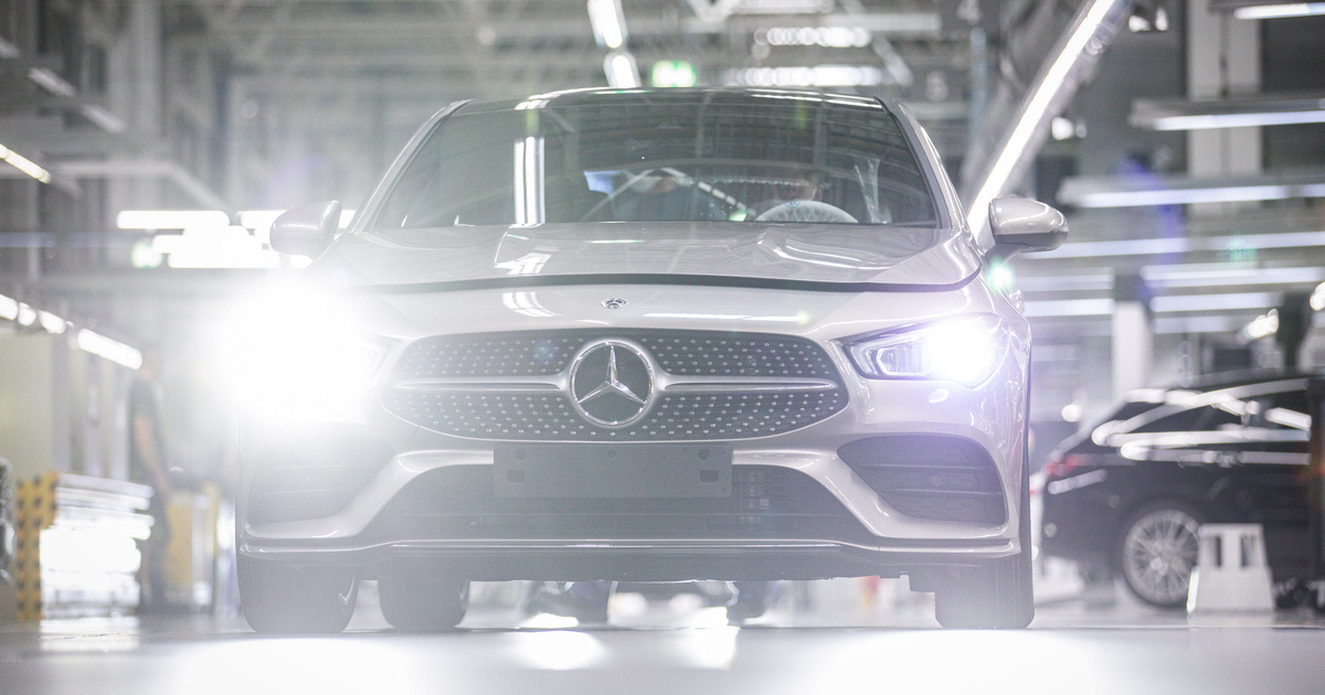 Több mint egymillió forinttal jutalmazzák a kecskeméti Mercedes-Benz gyár összes dolgozóját