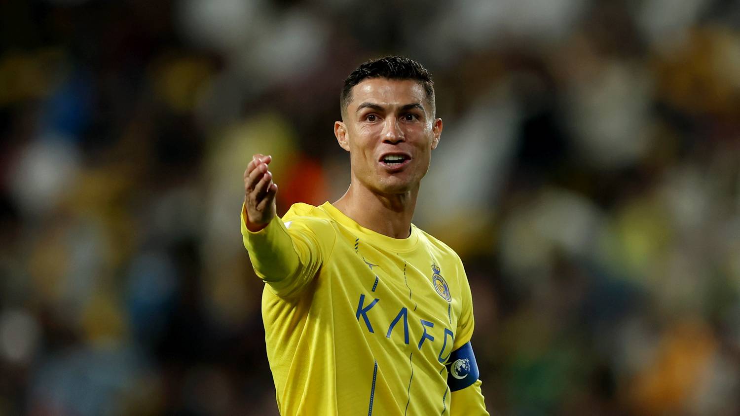 Cristiano Ronaldo eltiltást kapott, amiért obszcén módon reagált Messi nevére