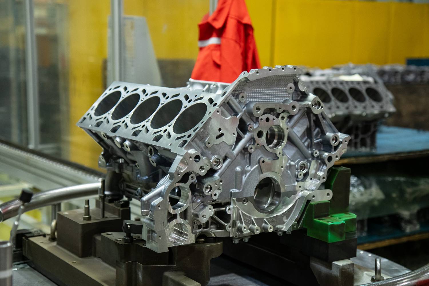 A V10-es motorok királya magyar termék már húsz éve