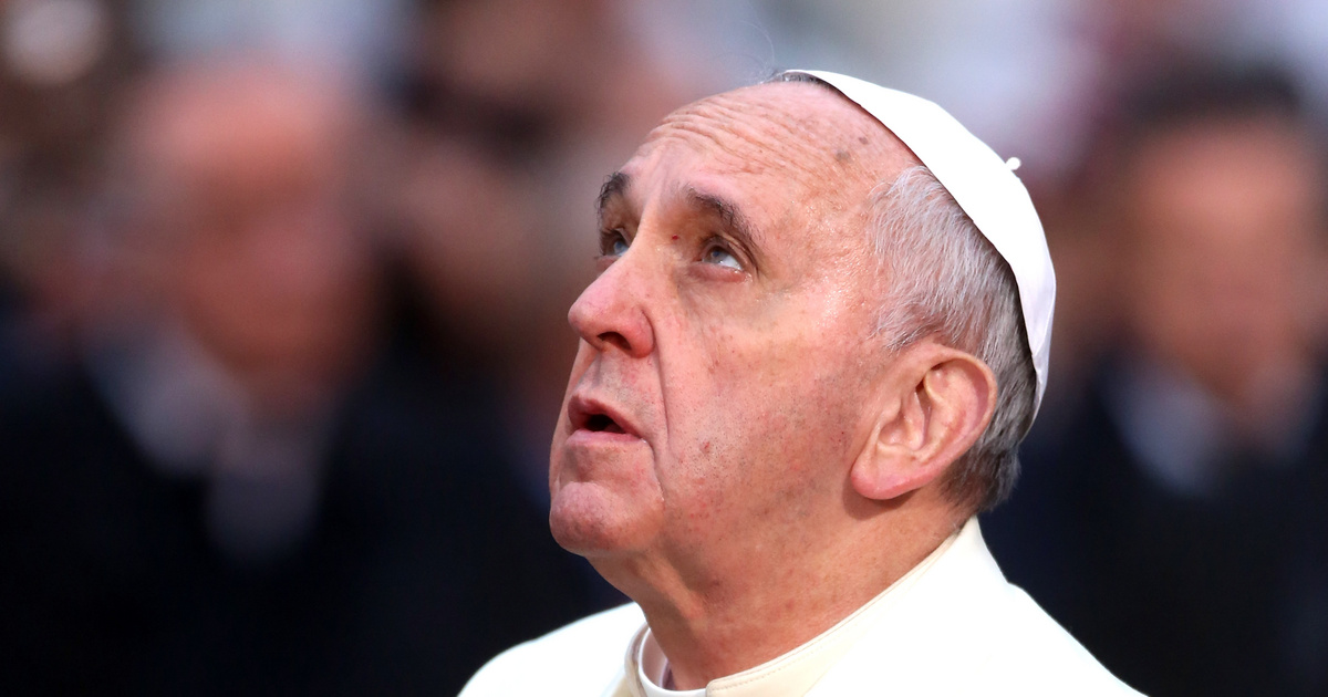 Ferenc pápa megmosta tizenkét női rab lábát