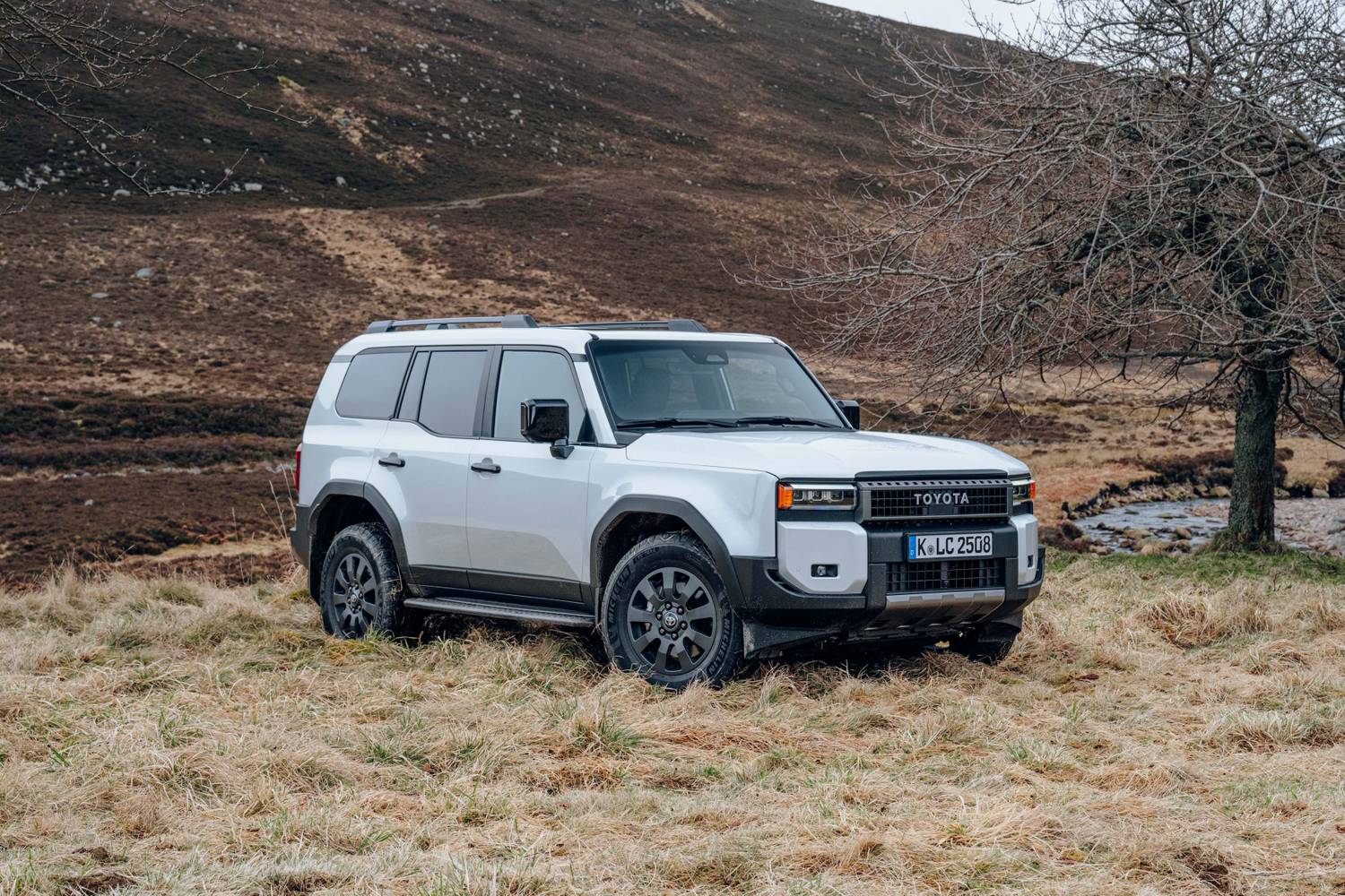 Totalcar - Tesztek - Menetpróba: Toyota Land Cruiser J250 - 2024.
