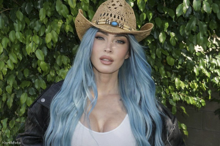 Megan Fox sminkmentes fotót posztolt, Kim Kardashiannak és a mesterséges intelligencia művének hitték követői