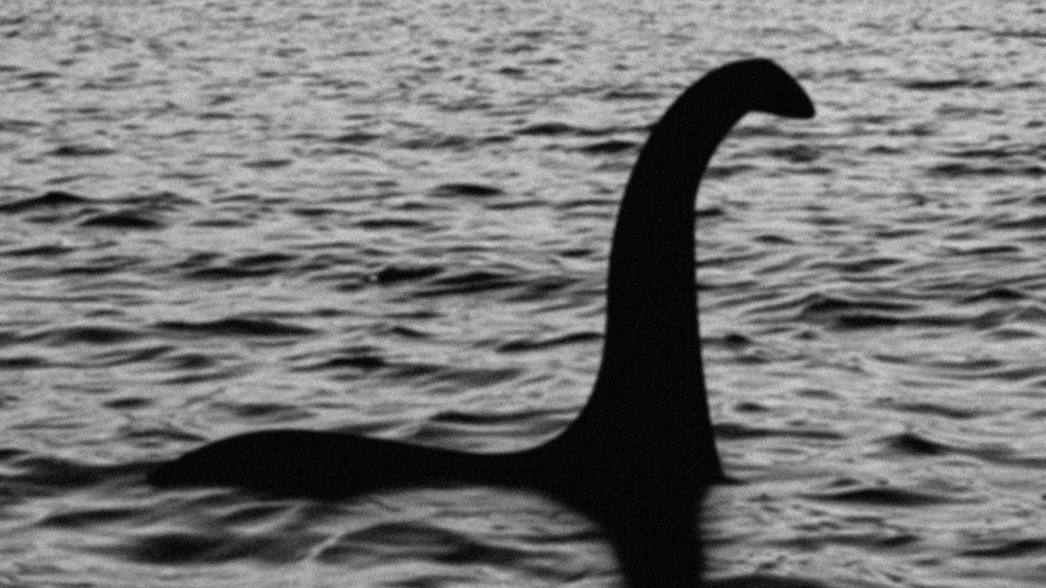 Látták a Loch Ness-i szörnyet: egy pár fotót is készített