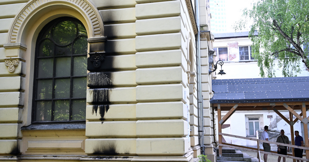 Molotov-koktélt dobtak egy zsinagógának Varsóban