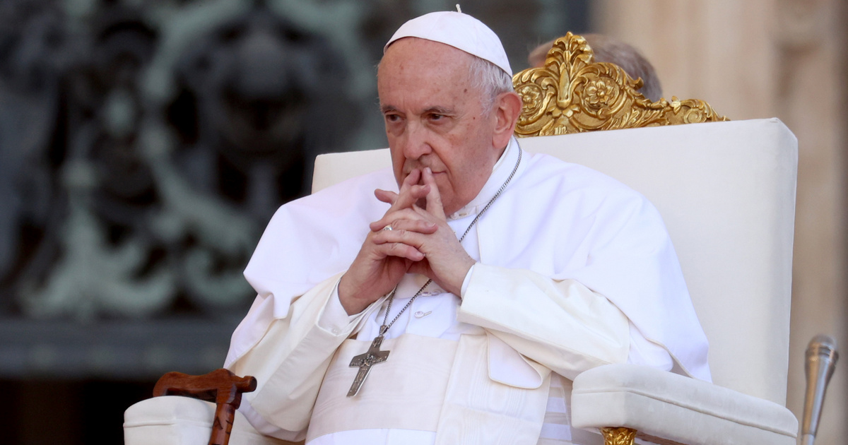 Robert Fico felépüléséért imádkozik Ferenc pápa