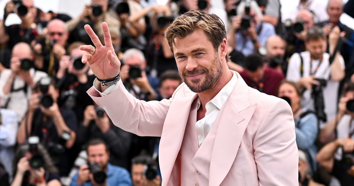 Chris Hemsworth is csillagot kap a hollywoodi hírességek sétányán