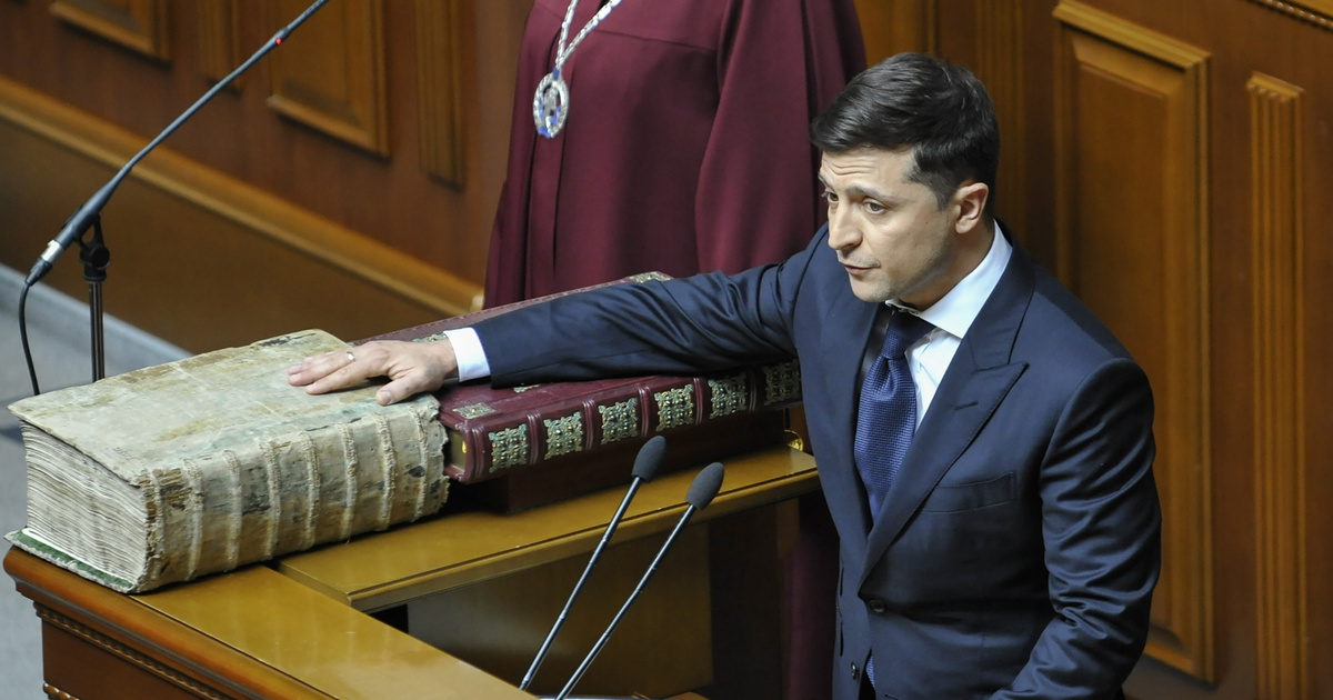 Índice – En el extranjero – Así quedó el presidente Zelensky después del final de su mandato