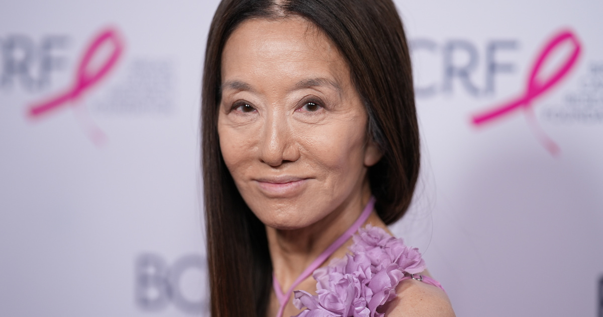 The 74-year-old Vera Wang poses in a swimsuit: she appears like a young person within the images – World Star