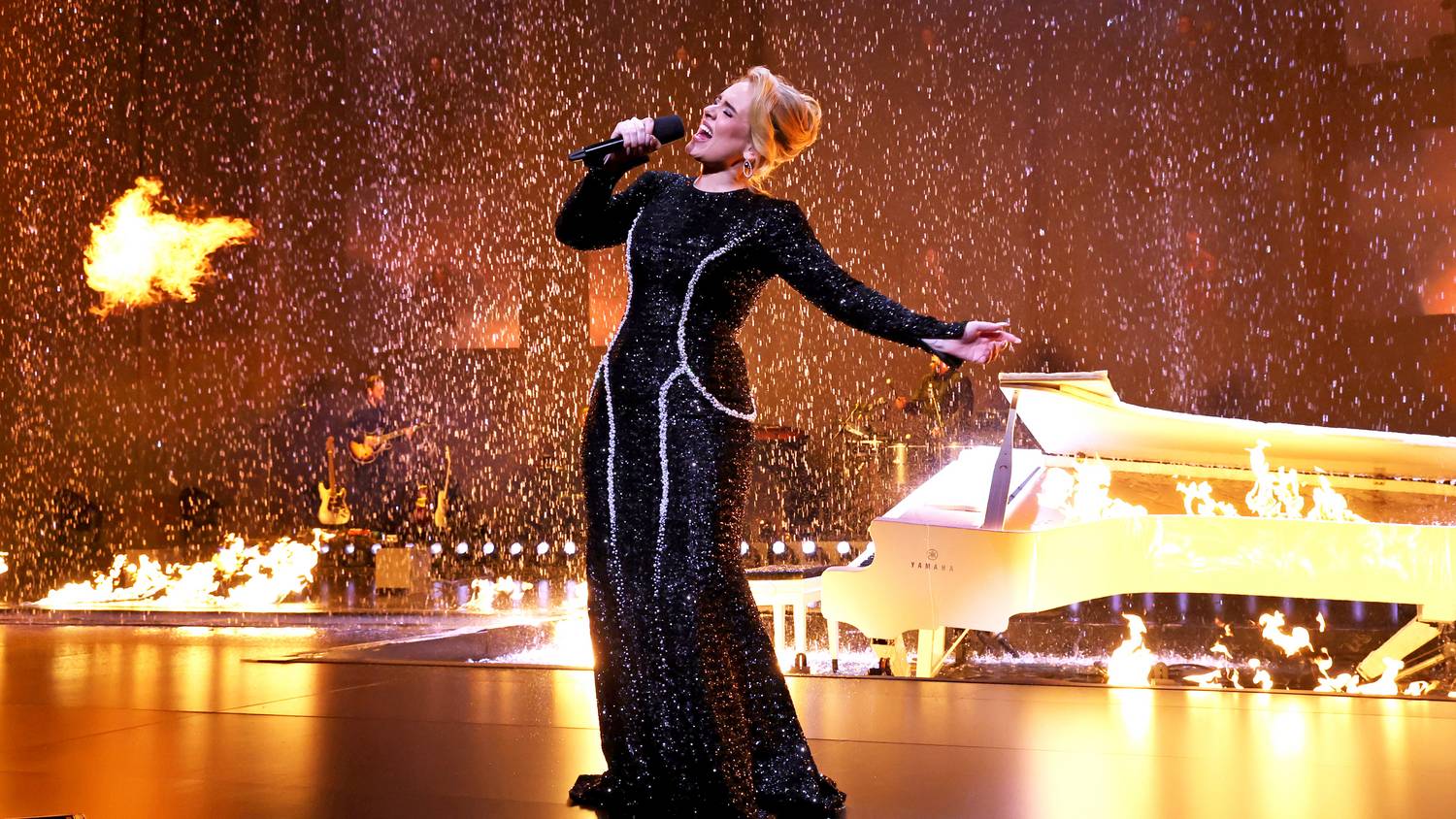 Velvet – Celebridades – Adele boicoteó su concierto y respondió enojada a uno de sus fans: “…Cállate, ¿vale?”