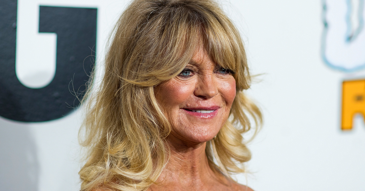 A 78 éves Goldie Hawn fürdőruhás képei: Görögországban nyaral Kurt ...