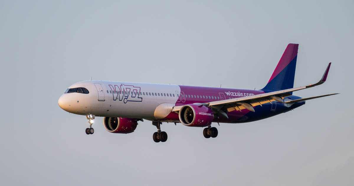 Index – Abroad – A Wizz Air flight to Prague was struck by lightning twice and had to turn back