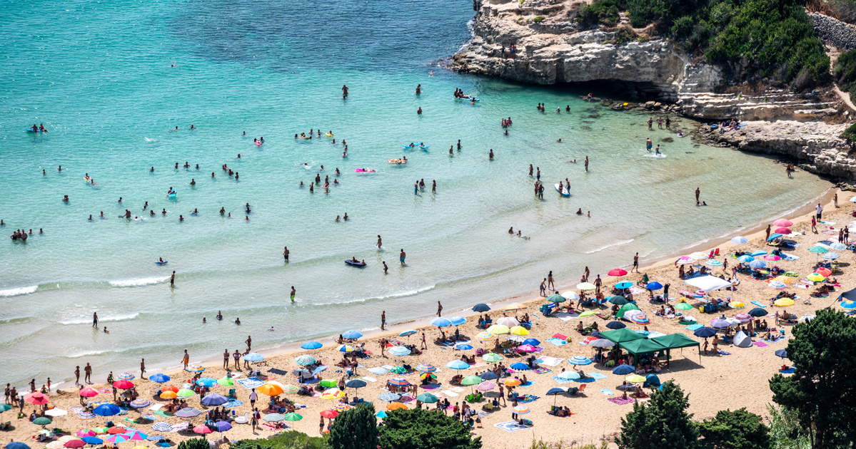 Índice – Economía – Las playas que también gustan a los húngaros están cerradas y la mafia crece en el fondo