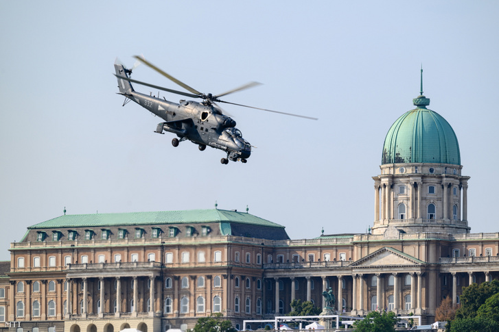 Helikopterektől és Gripenektől volt hangos Budapest belvárosa