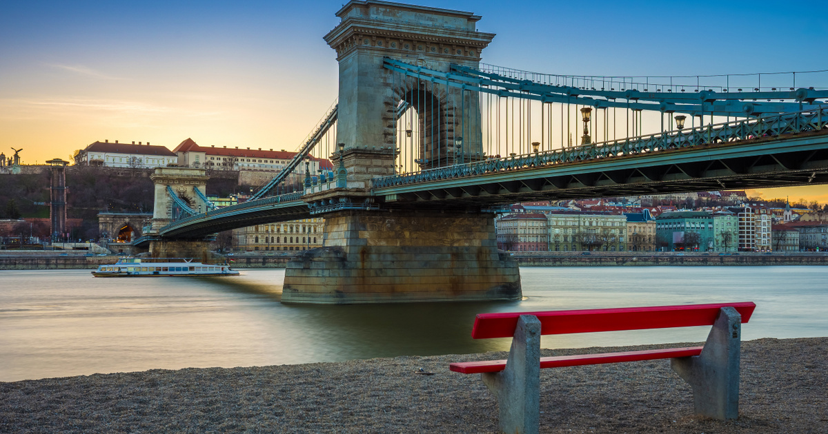 Ez a turisták egyik kedvenc budapesti látványossága – A legsötétebb budapesti emlékmű