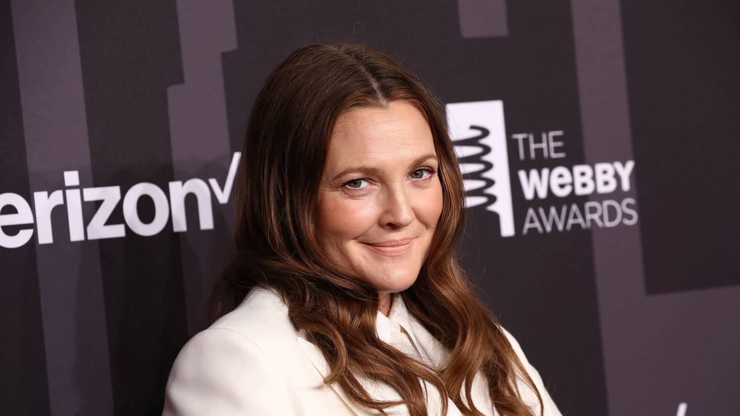 Drew Barrymore élete legjobb csókjáról mesélt, és nem egy férfi a szerencsés