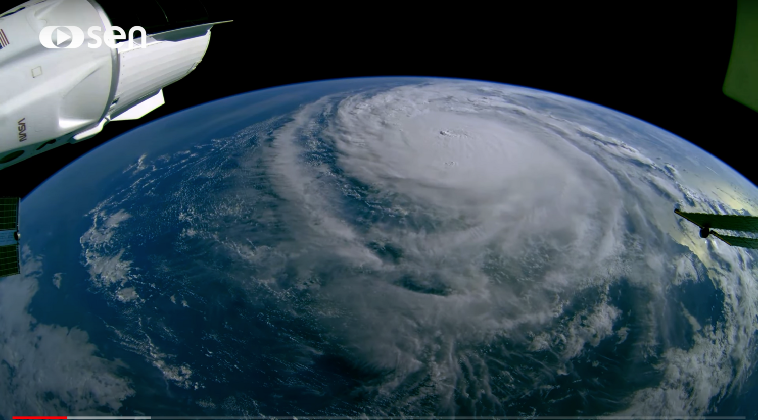 Így néz ki egy hurrikán az űrből: a NASA űrhajósa félelmetes felvételeket osztott meg - videó