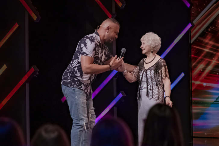 Index – Meanwhile – We have the oldest X-Factor contestant, 89-year-old Aunt Etelka