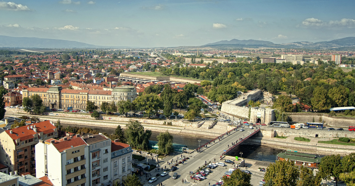 Párttámogatás nélkül, üstökösként robbant a szerb politikába a szívsebész