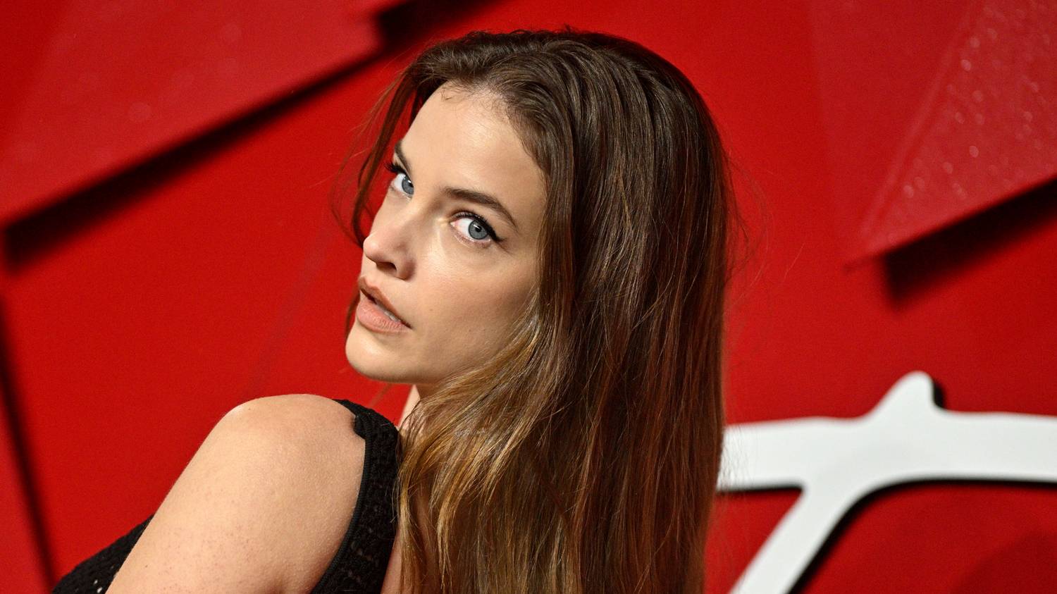 Palvin Barbara halloweeni jelmeze mindent visz, Köllő Babett egy 50 milliós luxusjárgánnyal feszít