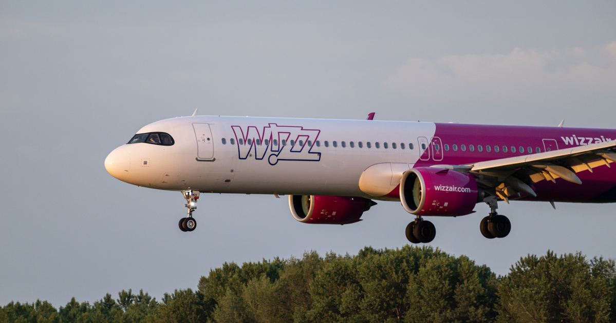 Szakít a készpénzzel a Wizz Air, változások jönnek a fedélzeten