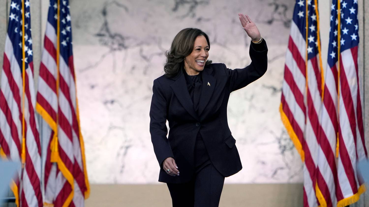 Joe Biden lemondásával mégis az USA 47. elnöke lehetne Kamala Harris