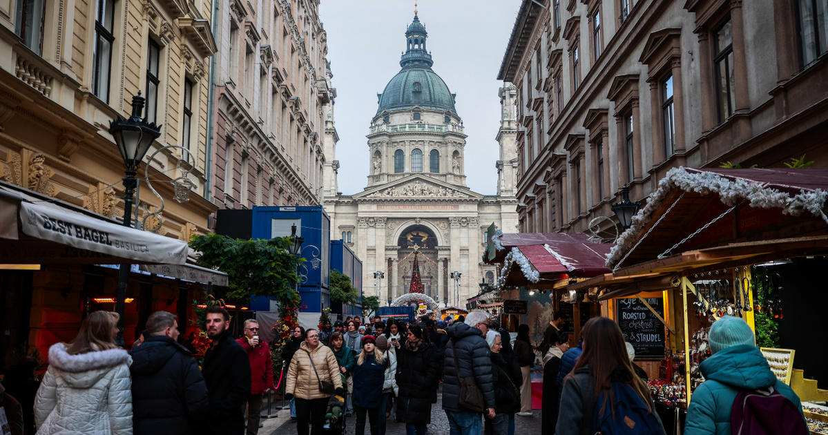 1600 forintba kerül idén kedvezményes menü a karácsonyi vásárban, százmilliós kedvezményt kapott a szervező
