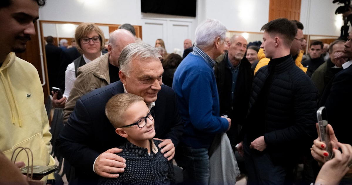 Nem várt helyen, meglepetésvendégként tűnt fel Orbán Viktor