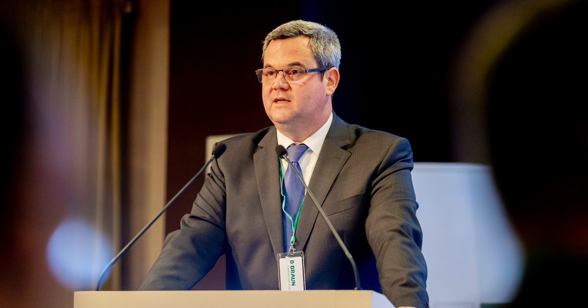 Egészségügyi államtitkár: A Magyar Orvosi Kamara beállt az ellenzéknek kampányolni