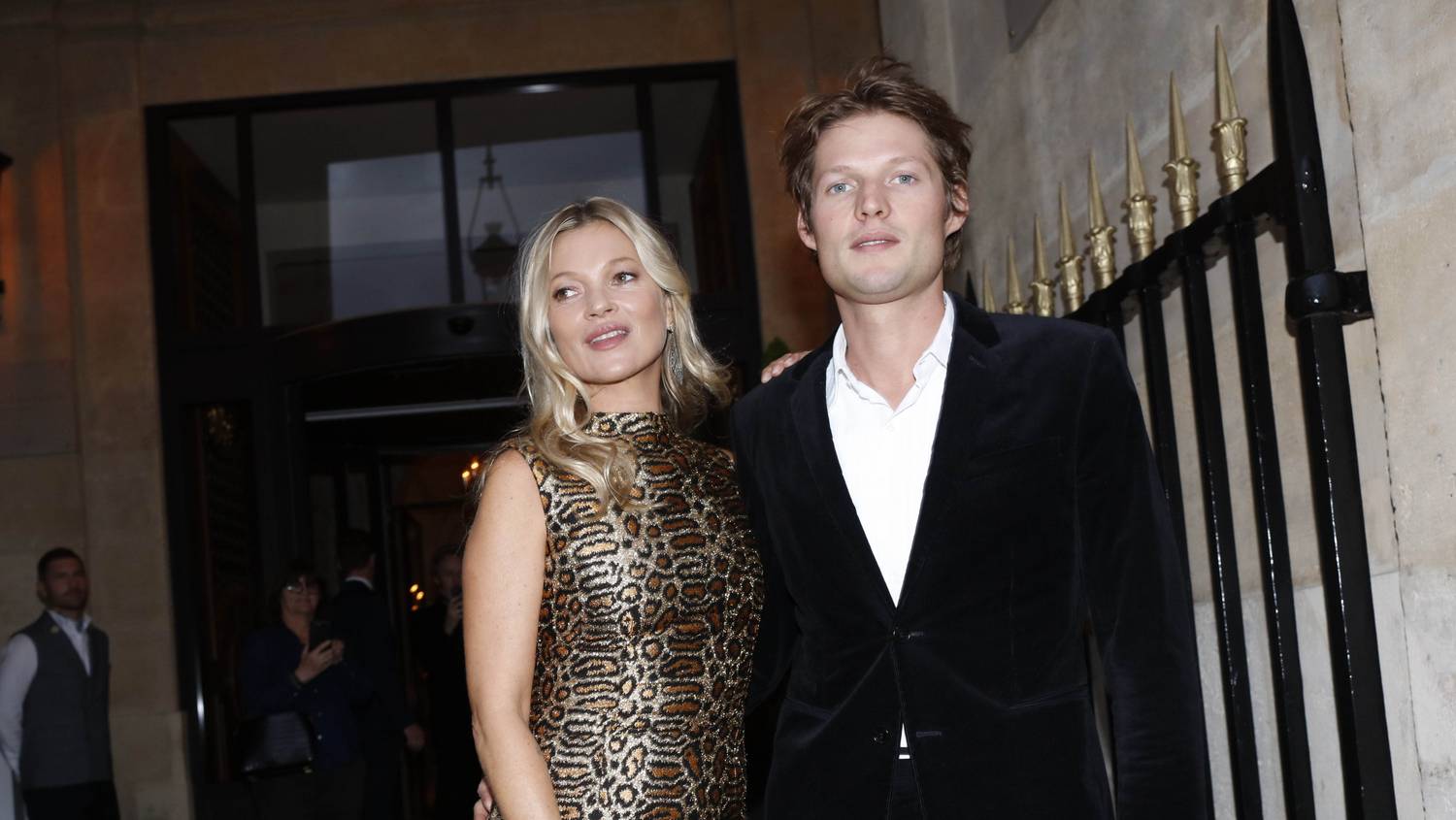 Kate Moss 9 év után szakított 13 évvel fiatalabb gróf párjával