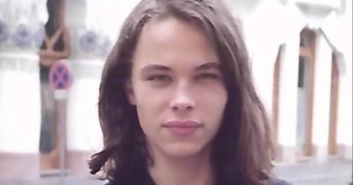 A helyes fiúból napjaink legsármosabb magyar színésze lett: felismered a fotón?