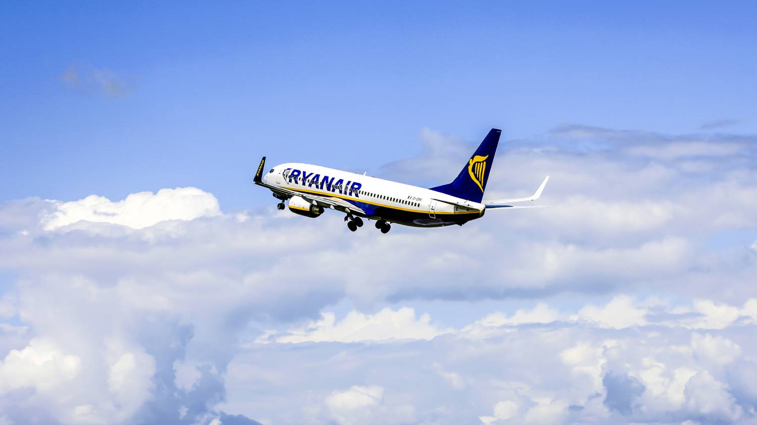 A Ryanair új szabályozással keményítene be az ittas utasokkal szemben