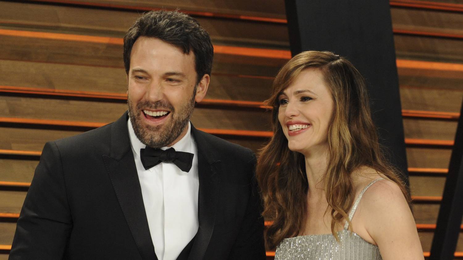 Ben Affleck közelében néz házat Jennifer Lopez, Jennifer Garner a kisfiával mutatkozott