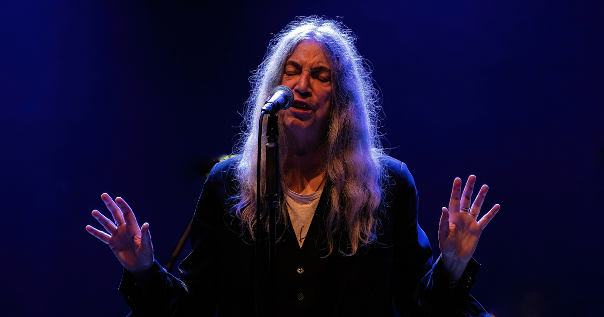 A színpadon esett össze Patti Smith