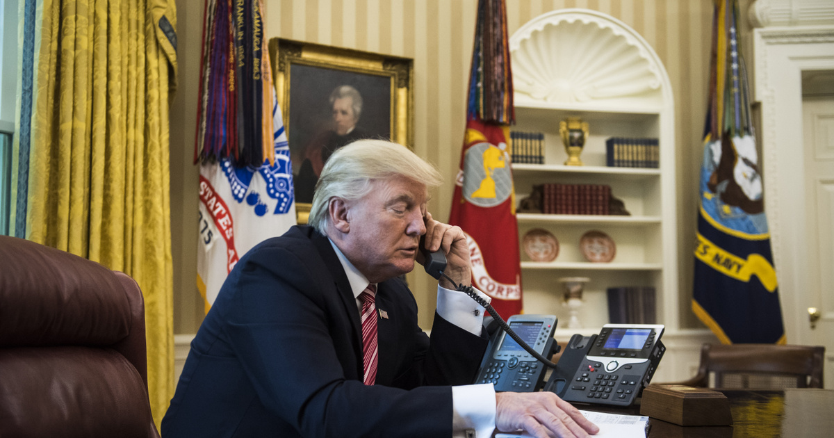 Donald Trump telefonon beszélt Vlagyimir Putyinnal