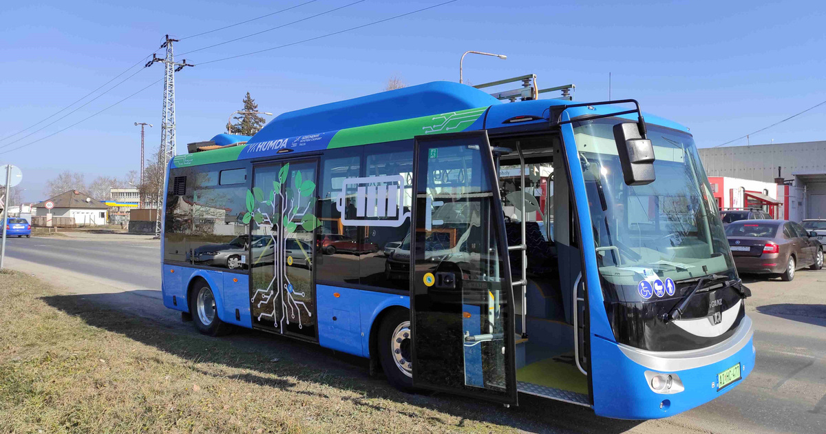 Új magyar elektromos busz állt forgalomba