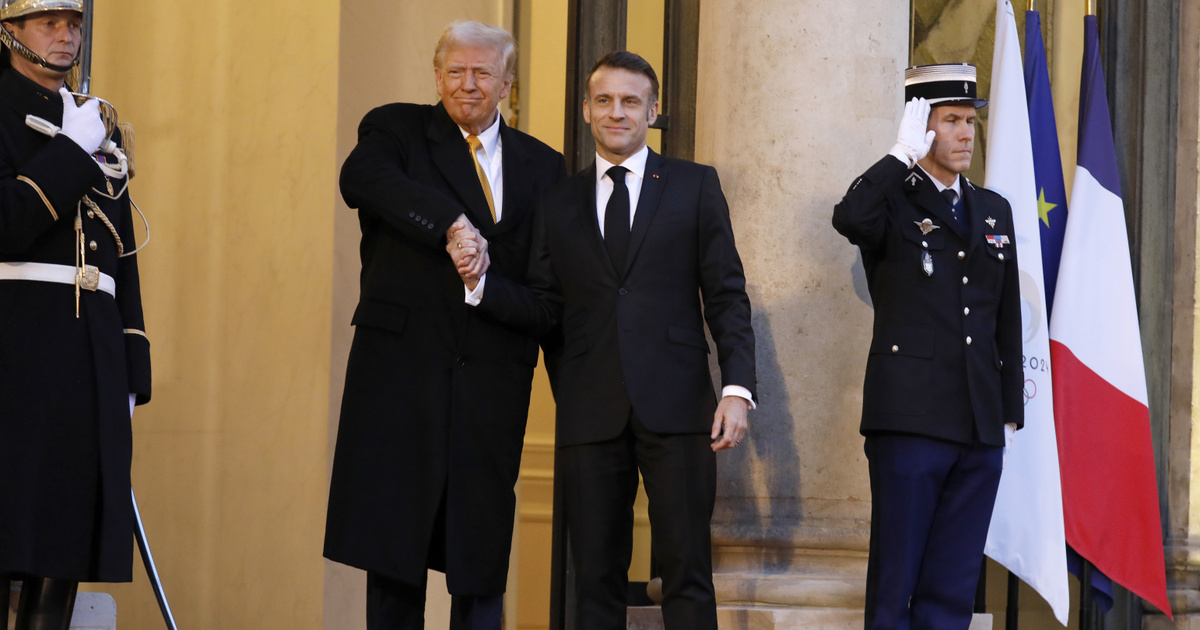 Emmanuel Macron figyelmeztette Donald Trumpot: nem lehetsz gyenge Putyinnal szemben!