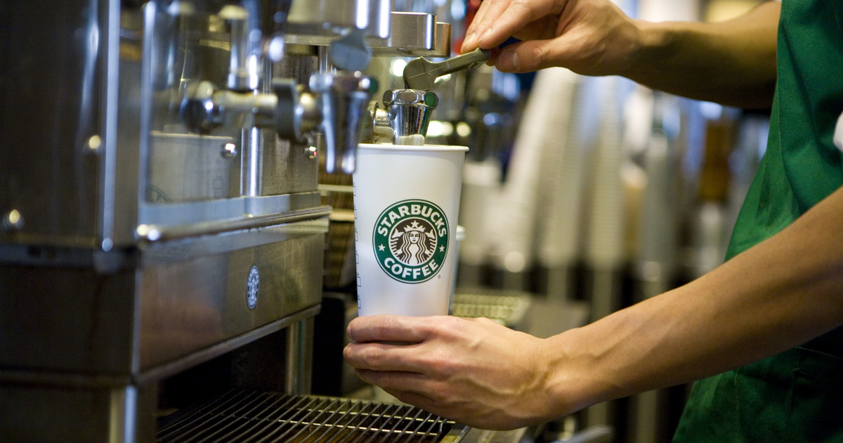 Hatalmas leépítésbe kezdett a Starbucks, több mint ezer alkalmazottat küldtek el