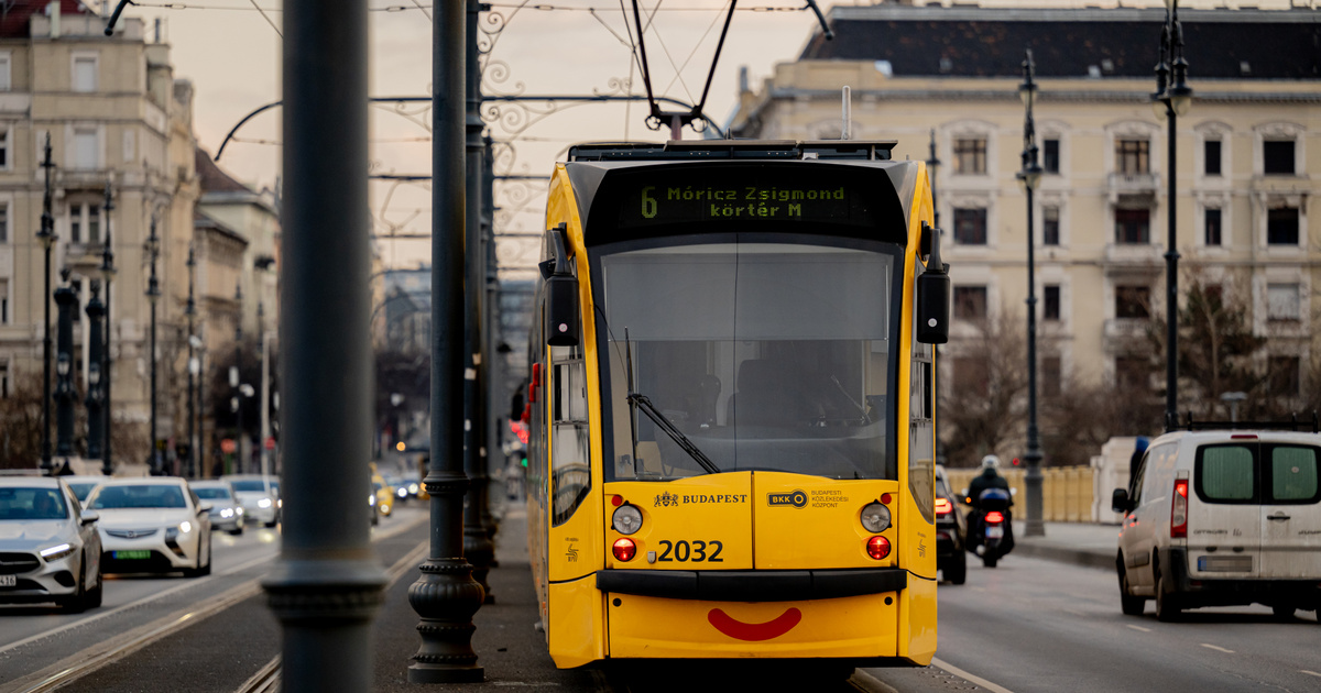 Megbénulhat a főváros: nem közlekedik a 4-es és a 6-os villamos