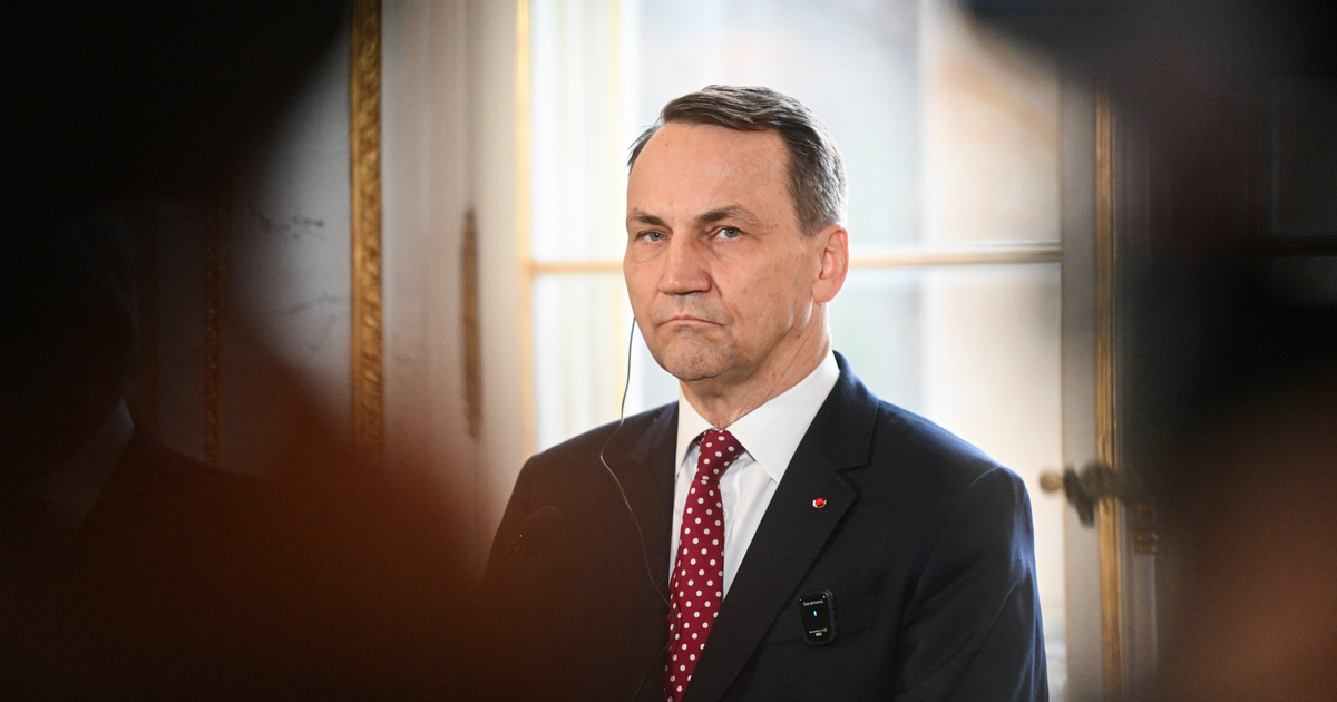 A lengyel külügyminiszter népszavazást tartana „az orbáni Magyarország EU-tagságáról”