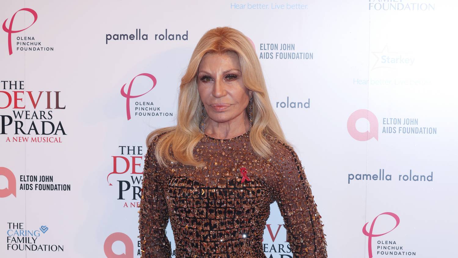 Új korszak kezdődik: Donatella Versace 28 év után lemondott a Versace éléről