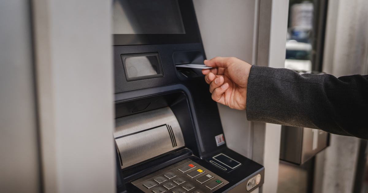 Lázár János egyeztetett Orbán Viktorral, minden magyar településre ATM-et telepítenek
