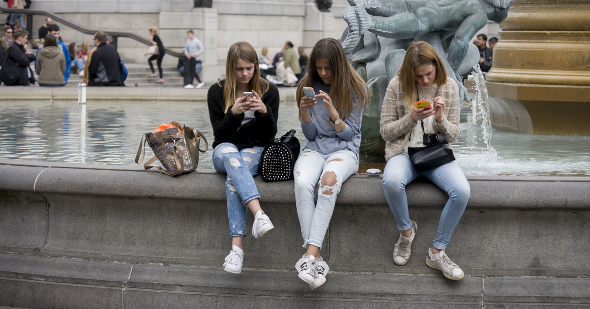 A saját diktatúránkban élünk, örömforrásunkká vált a képernyő