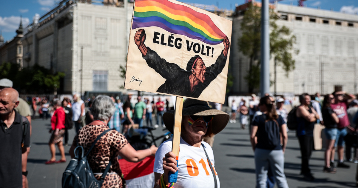 „Szavaztam kétszer a Fideszre, soha többé nem fogok!” – tüntetés volt a munka ünnepén
